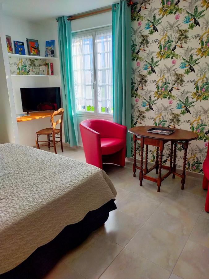 Petit Châtelet bis Hirel Extérieur photo