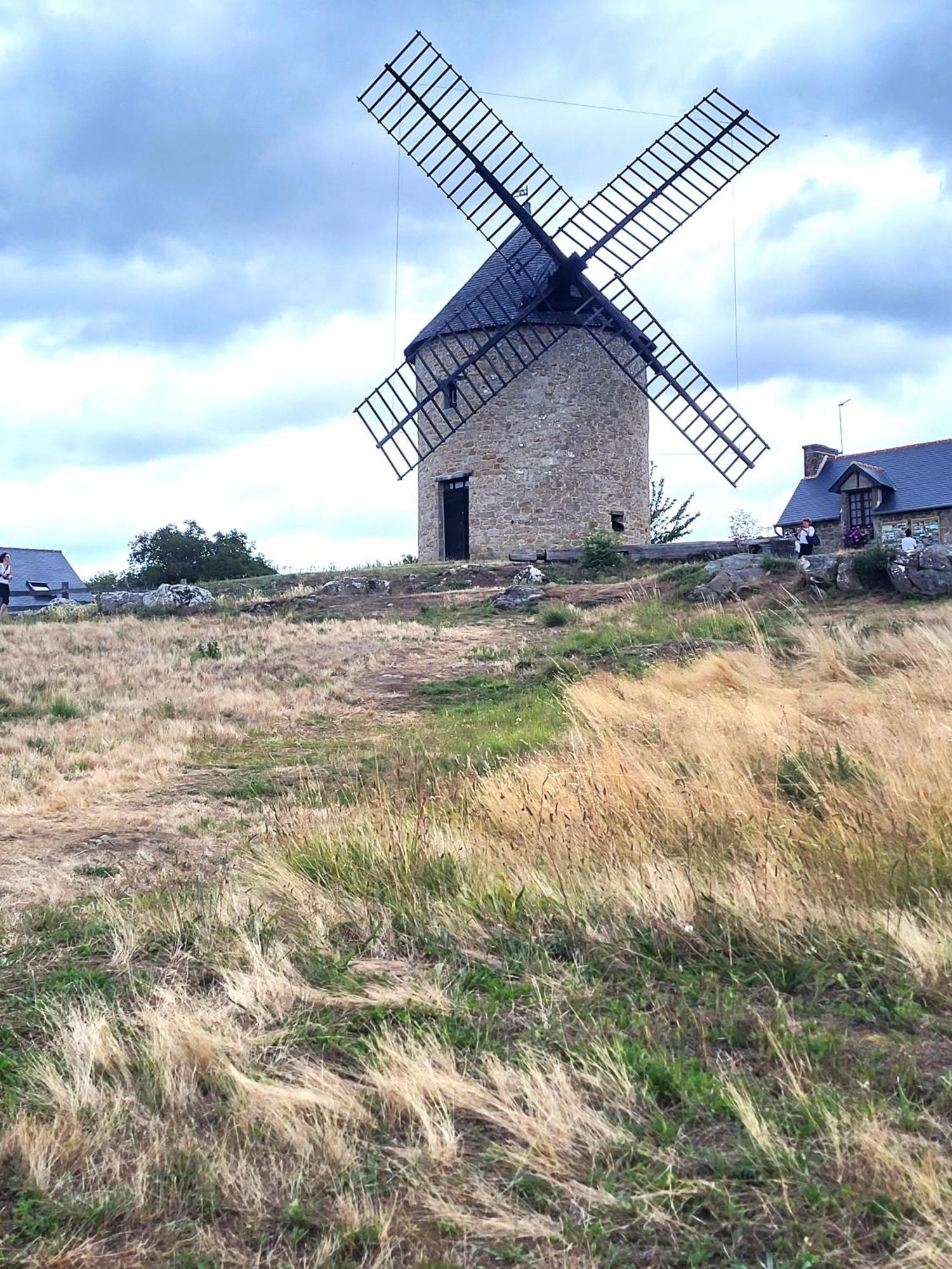 Petit Châtelet bis Hirel Extérieur photo