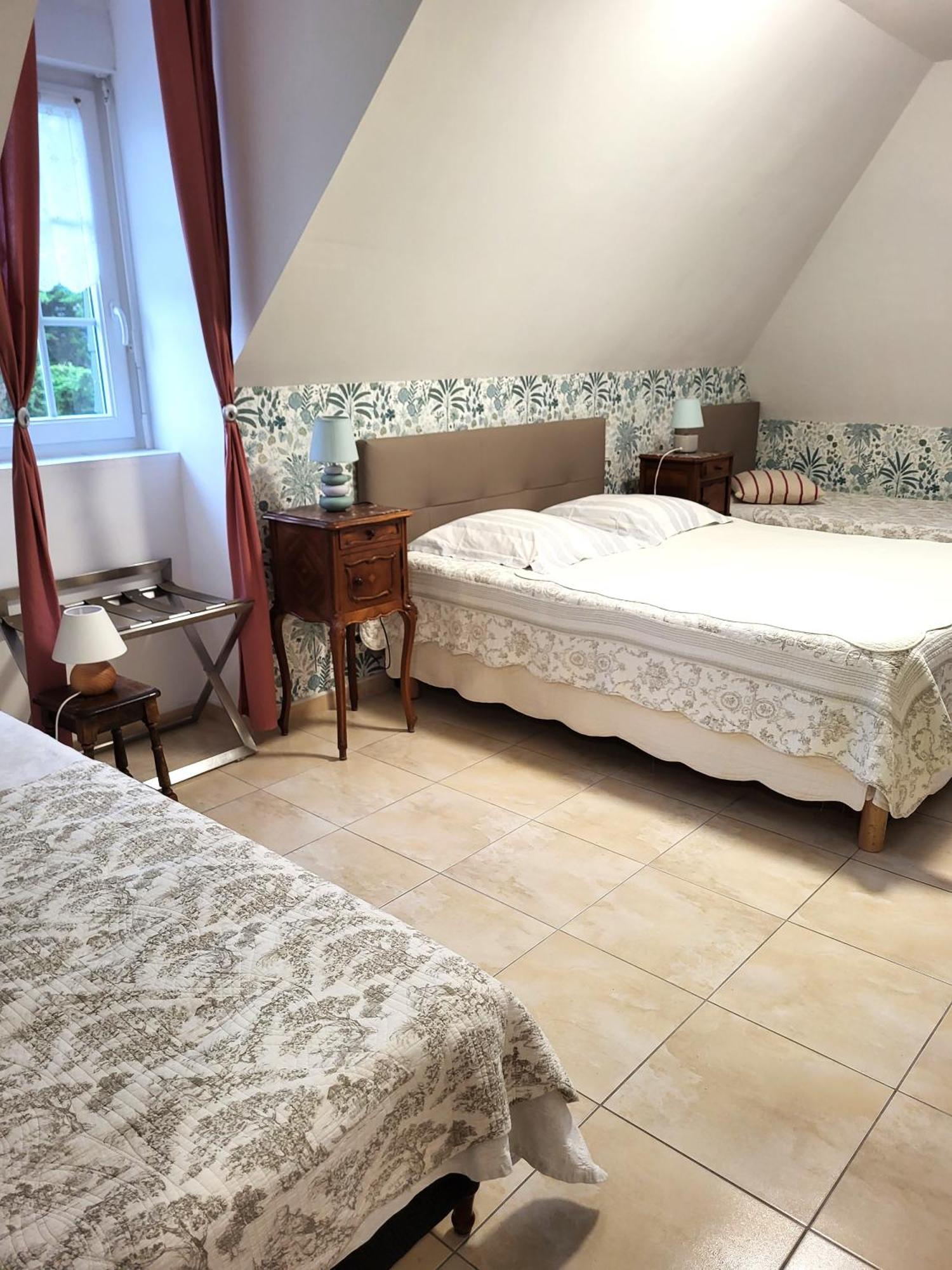 Petit Châtelet bis Hirel Extérieur photo